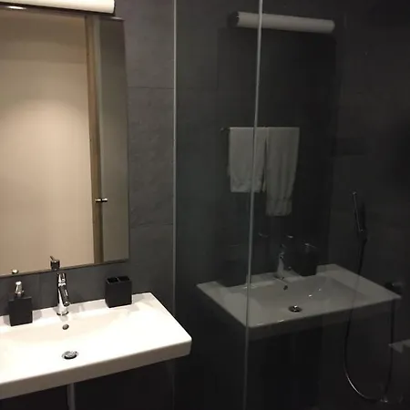 Διαμέρισμα Band New Spacious & Modern Apt In Edge Of Old Town